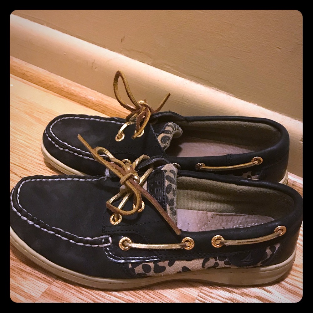 Sperry boat shoes !